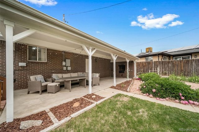 8070 Greenwood Court, Denver, CO 80221