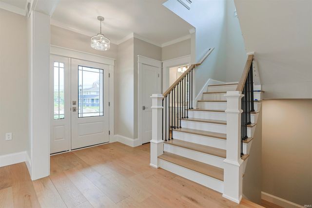 637 E Lincolnway, Mishawaka, IN 46544