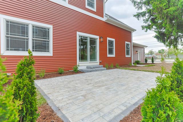 637 E Lincolnway, Mishawaka, IN 46544