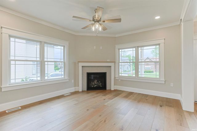 637 E Lincolnway, Mishawaka, IN 46544
