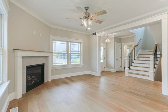 637 E Lincolnway, Mishawaka, IN 46544