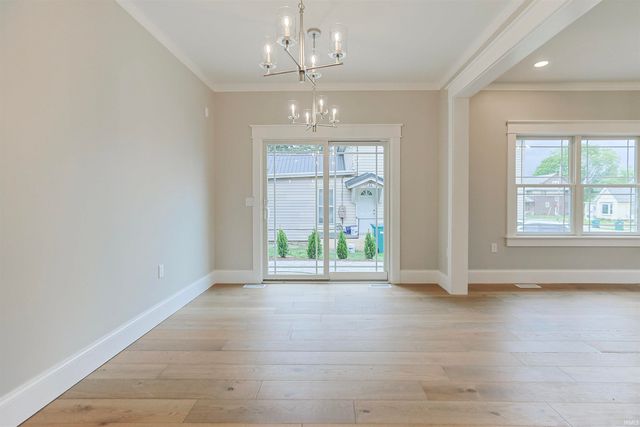 637 E Lincolnway, Mishawaka, IN 46544