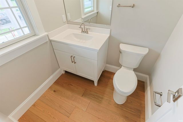 637 E Lincolnway, Mishawaka, IN 46544