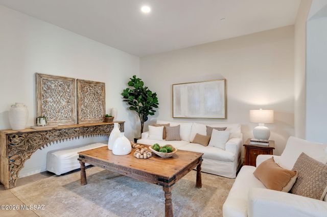 964 W Golden Barrel Court, Tucson, AZ 85755