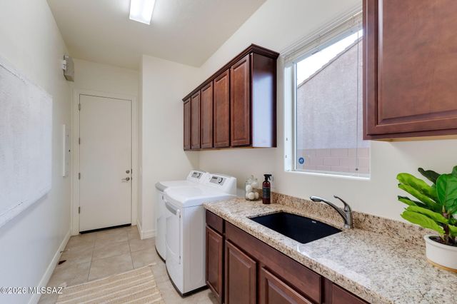 964 W Golden Barrel Court, Tucson, AZ 85755