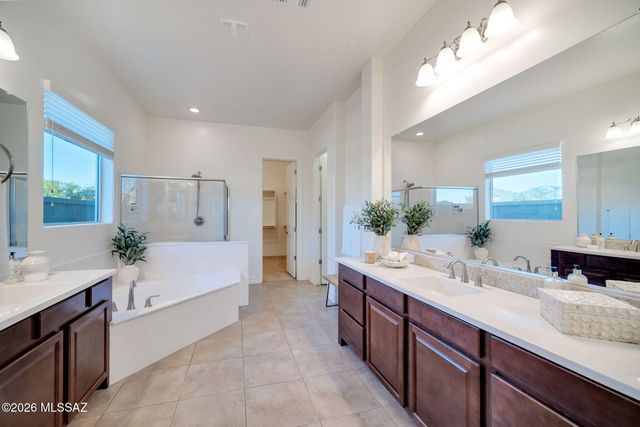 964 W Golden Barrel Court, Tucson, AZ 85755