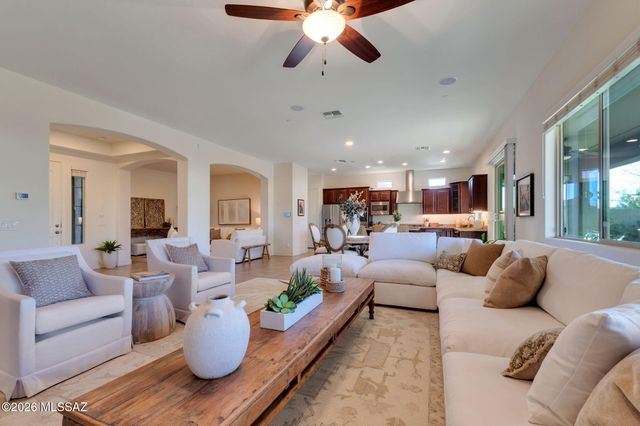 964 W Golden Barrel Court, Tucson, AZ 85755