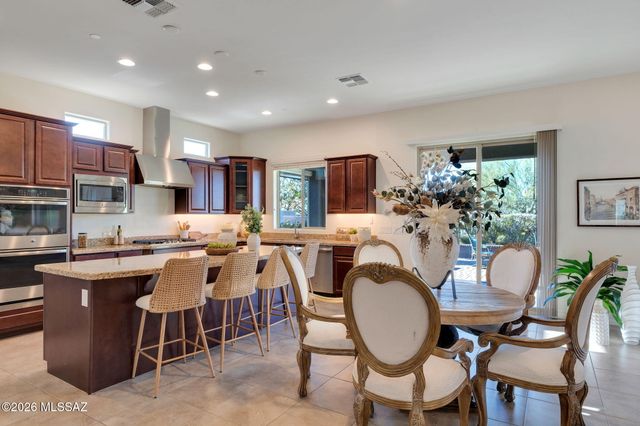 964 W Golden Barrel Court, Tucson, AZ 85755