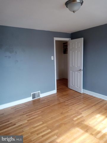 123 SPRING VALLEY RD, Darby, PA 19023