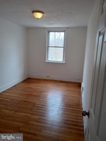 123 SPRING VALLEY RD, Darby, PA 19023