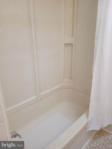 123 SPRING VALLEY RD, Darby, PA 19023