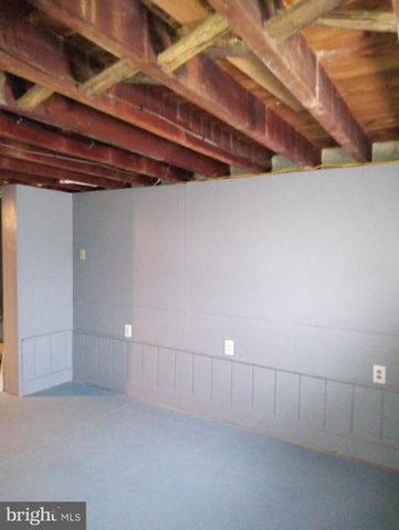 123 SPRING VALLEY RD, Darby, PA 19023