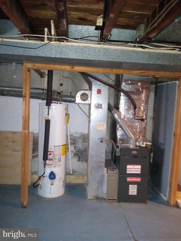 123 SPRING VALLEY RD, Darby, PA 19023