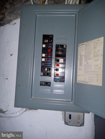 123 SPRING VALLEY RD, Darby, PA 19023