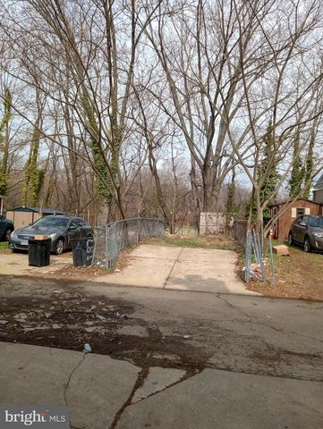 123 SPRING VALLEY RD, Darby, PA 19023