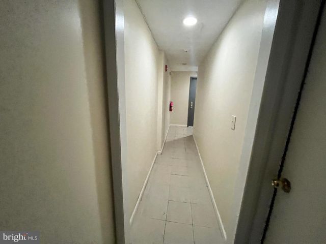 129 N 10TH ST, Philadelphia, PA 19107