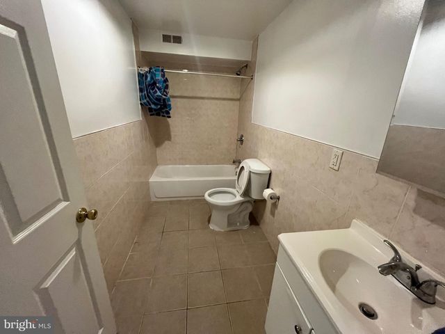 129 N 10TH ST, Philadelphia, PA 19107