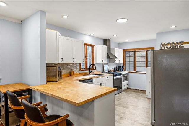 42 N Corona Avenue, Valley Stream, NY 11580