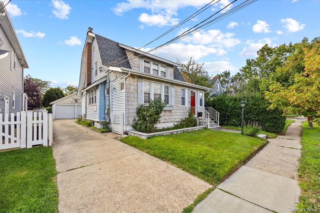 42 N Corona Avenue, Valley Stream, NY 11580
