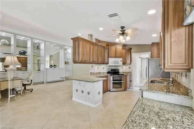 5386 Guadeloupe WAY, Naples, FL 34119