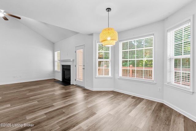 4022 Emerald Spring Pl, Louisville, KY 40245