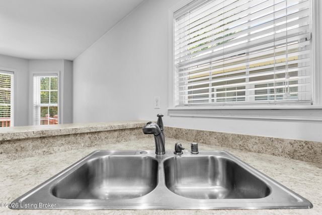 4022 Emerald Spring Pl, Louisville, KY 40245