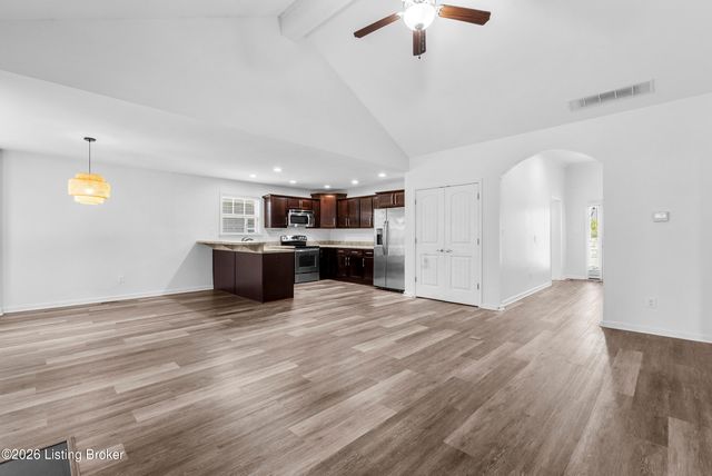 4022 Emerald Spring Pl, Louisville, KY 40245