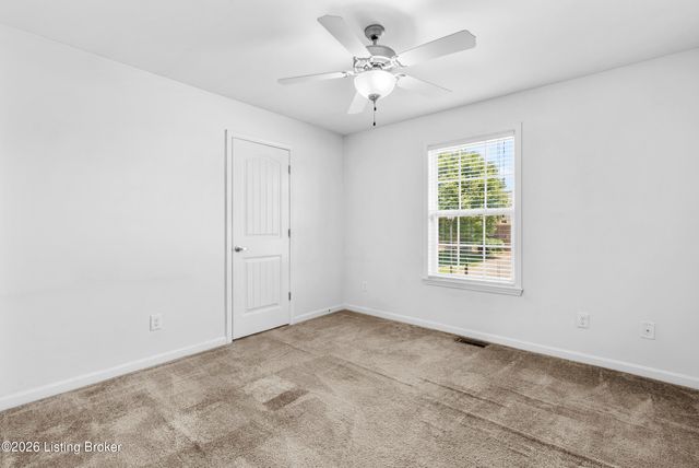4022 Emerald Spring Pl, Louisville, KY 40245