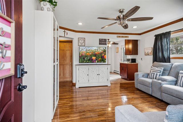 101 Miramar Boulevard, Lindenhurst, NY 11757