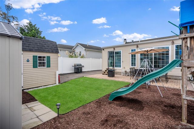 101 Miramar Boulevard, Lindenhurst, NY 11757