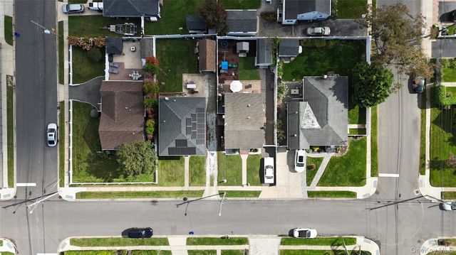 101 Miramar Boulevard, Lindenhurst, NY 11757
