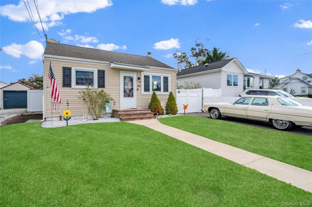 101 Miramar Boulevard, Lindenhurst, NY 11757