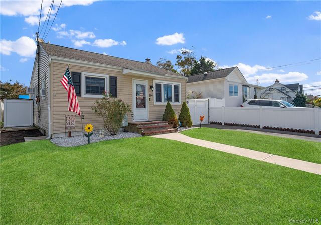 101 Miramar Boulevard, Lindenhurst, NY 11757