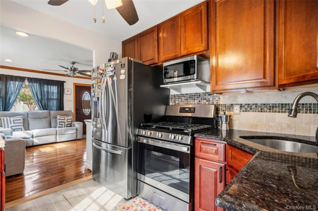 101 Miramar Boulevard, Lindenhurst, NY 11757