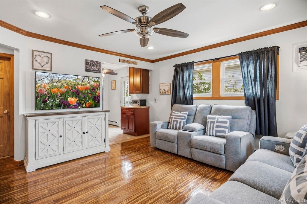 101 Miramar Boulevard, Lindenhurst, NY 11757 — photo 4