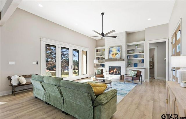 12181 Oak Grove Dr., Tyler, TX 75706