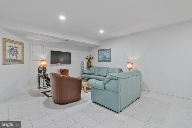 12492 FOX VIEW WAY, Reston, VA 20191