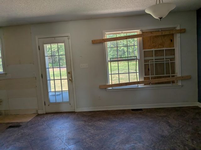 1314 Rainbow Lake Road, Inman, SC 29349