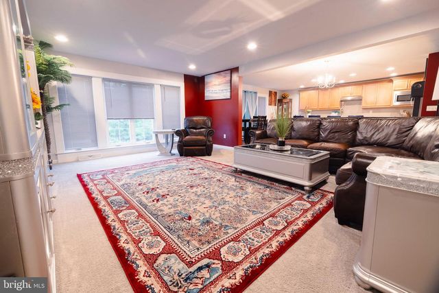 1722 BRADLEY DR, Harrisburg, PA 17110