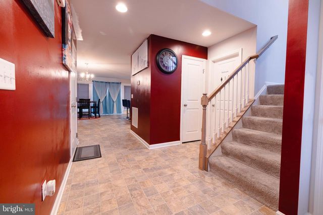 1722 BRADLEY DR, Harrisburg, PA 17110