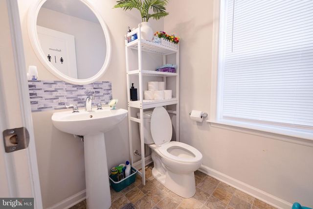 1722 BRADLEY DR, Harrisburg, PA 17110