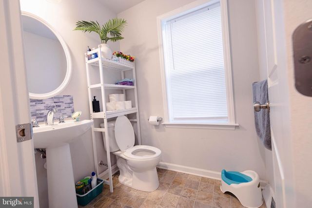 1722 BRADLEY DR, Harrisburg, PA 17110