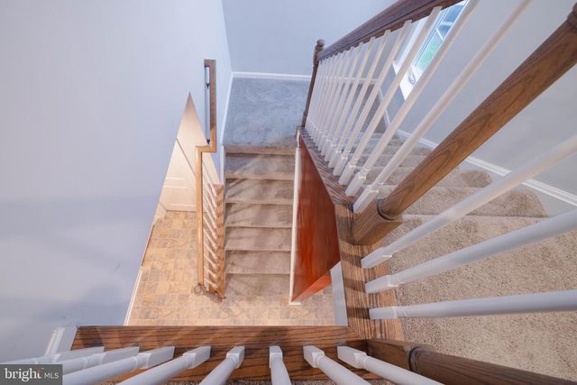 1722 BRADLEY DR, Harrisburg, PA 17110