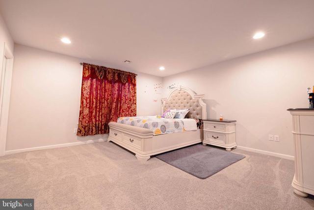 1722 BRADLEY DR, Harrisburg, PA 17110