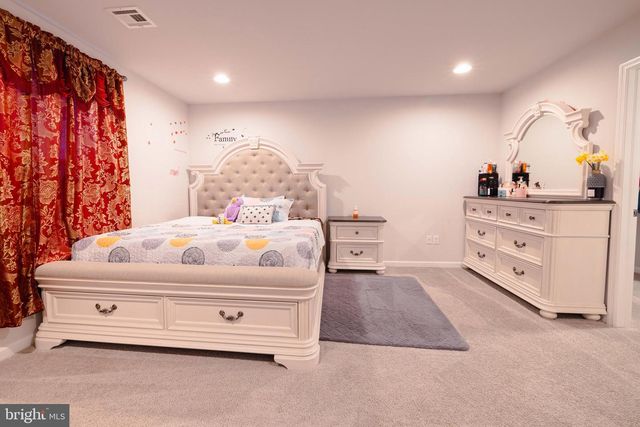 1722 BRADLEY DR, Harrisburg, PA 17110