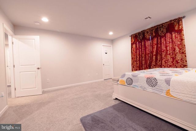 1722 BRADLEY DR, Harrisburg, PA 17110