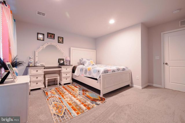 1722 BRADLEY DR, Harrisburg, PA 17110