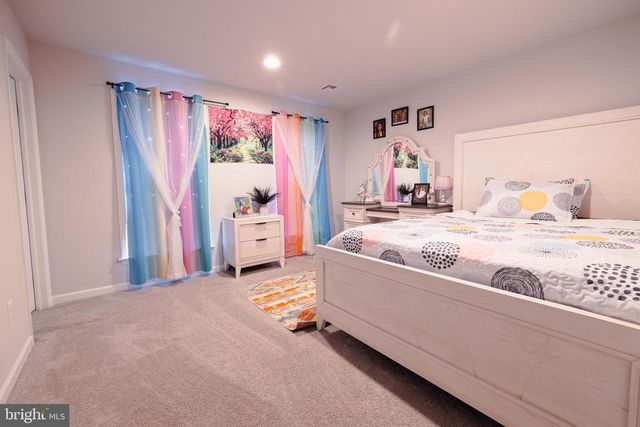 1722 BRADLEY DR, Harrisburg, PA 17110