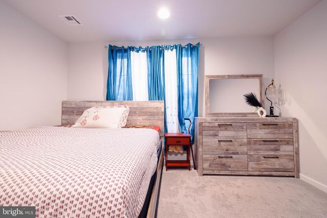 1722 BRADLEY DR, Harrisburg, PA 17110