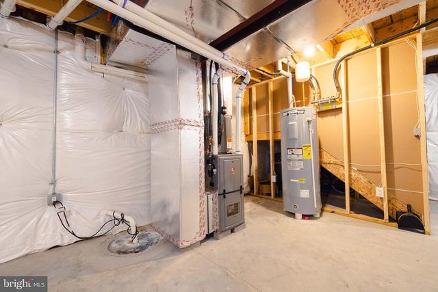 1722 BRADLEY DR, Harrisburg, PA 17110